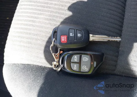 2017 Toyota Rav4 Le из США, поврежденный, VIN JTMBFREV5HJ715037